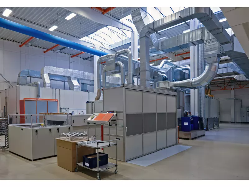 Produktion in Janovice: Lackieranlage.webp